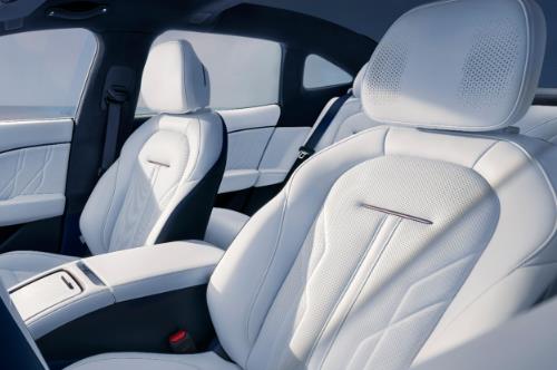 汽车内外饰.jpg 汽车内外饰.jpg